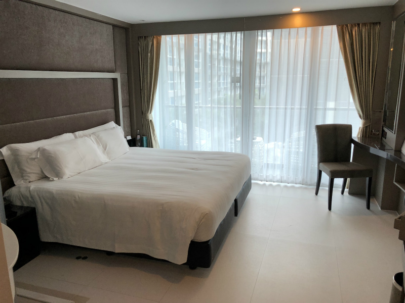 センタラ アズール ホテル パタヤ (Centara Azure Hotel Pattaya)のお部屋のレビュー　